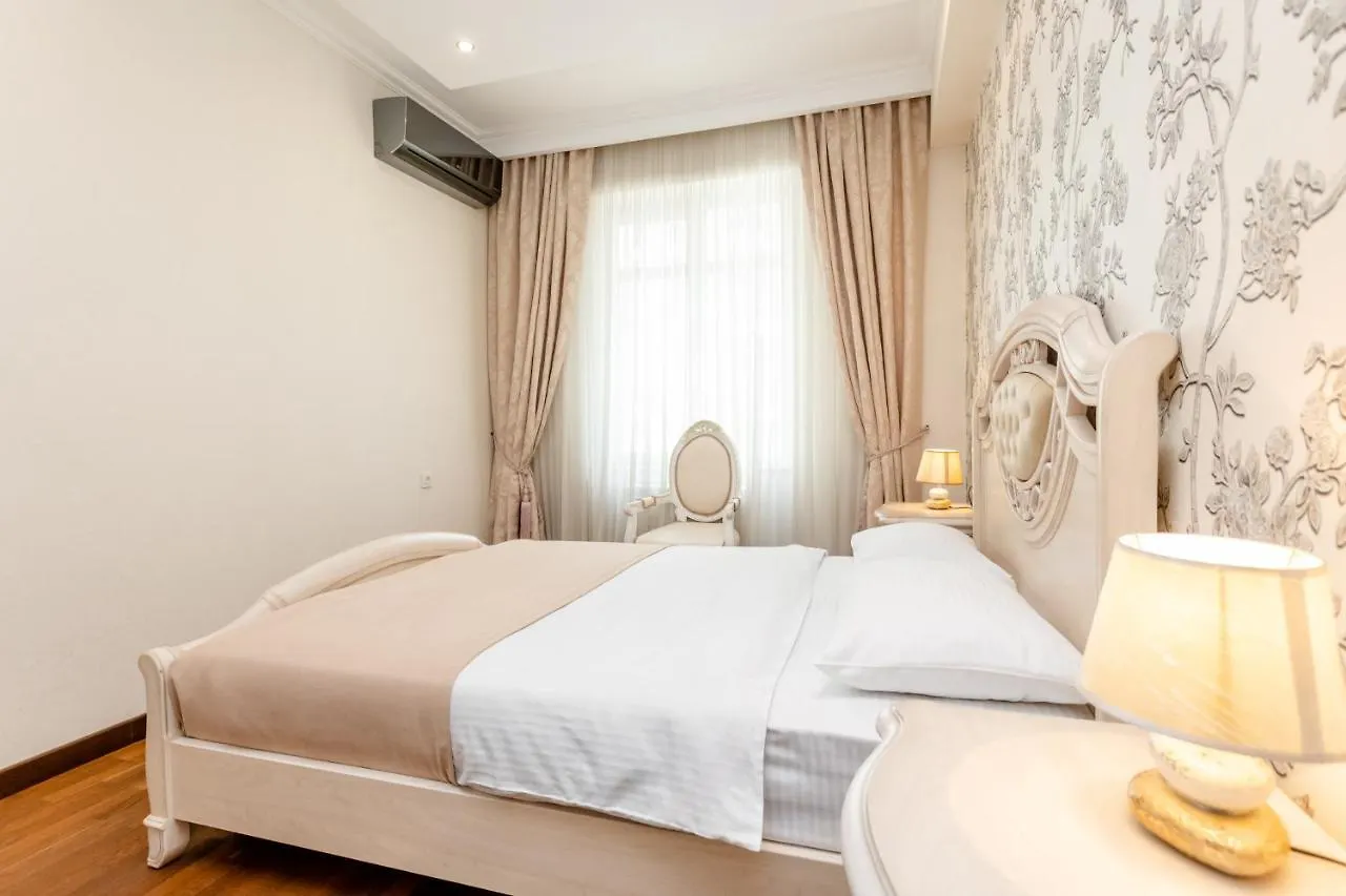 3Bd-2Bth Apartment In Tbilisi City Center 格鲁吉亚