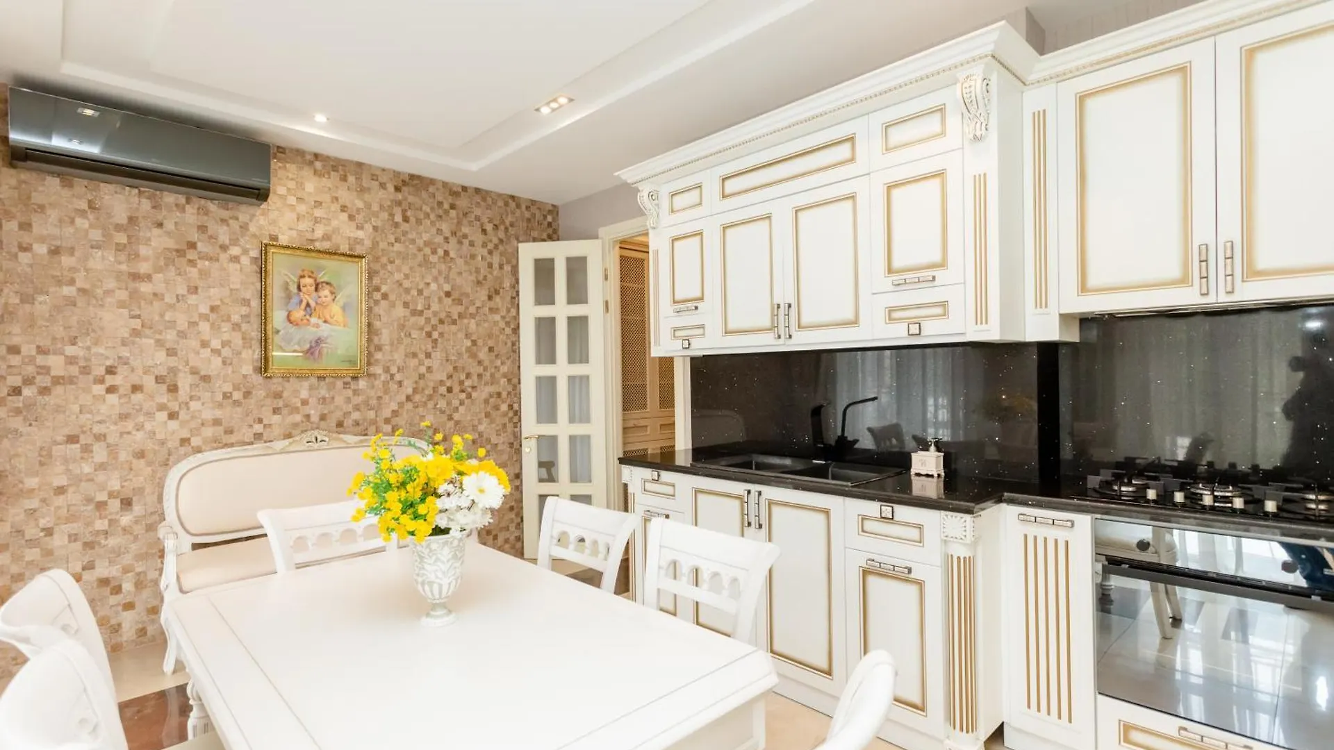 3Bd-2Bth Apartment In Tbilisi City Center